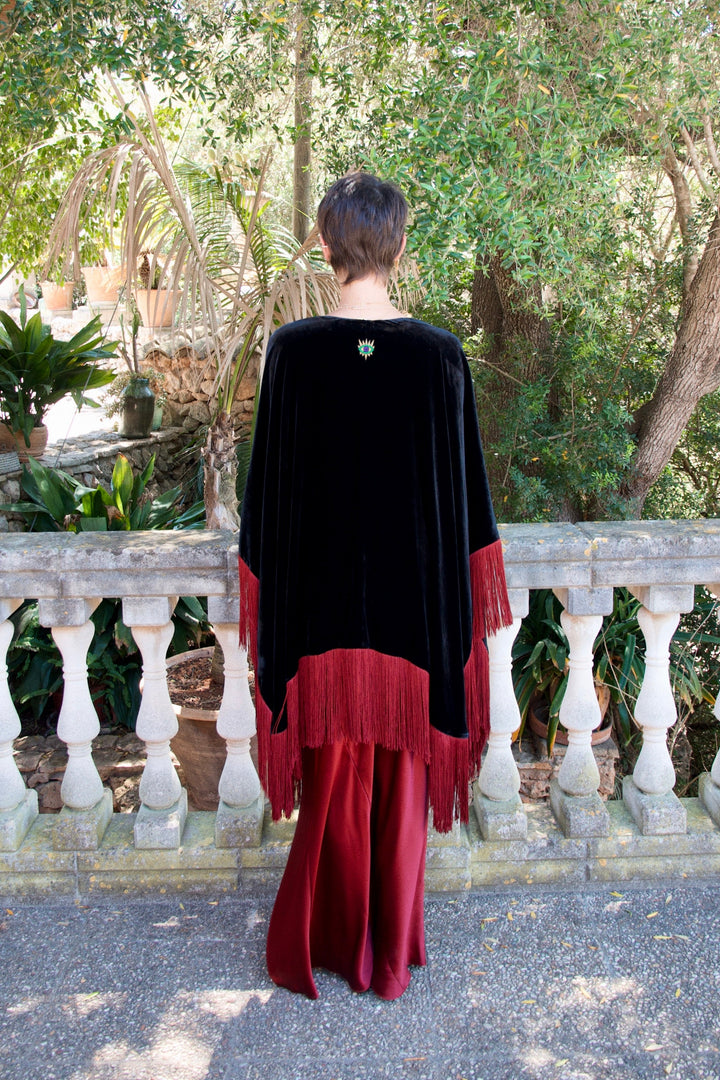 The Black Rose Poncho - MIRAYAMA EUROPE